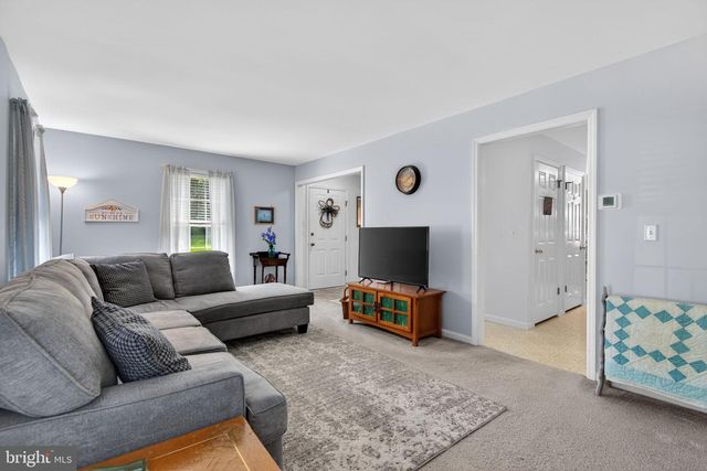 40 BATTENS CIR, Leola, PA 17540