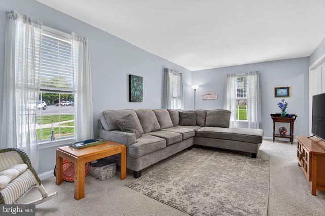 40 BATTENS CIR, Leola, PA 17540