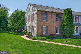 40 BATTENS CIR, Leola, PA 17540