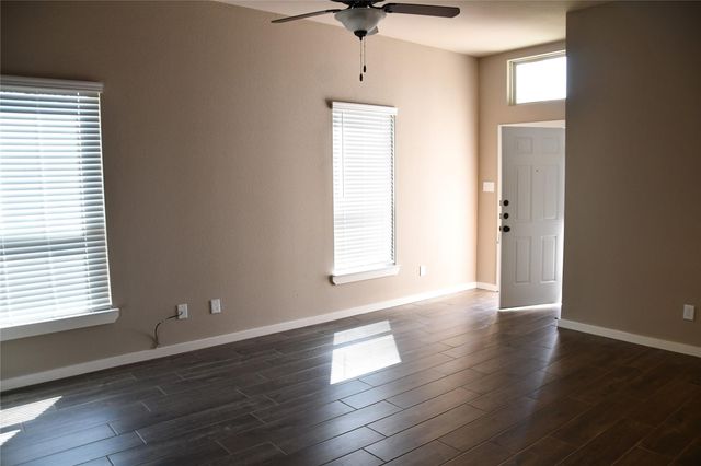 106 Wickersham B, Conroe, TX 77304