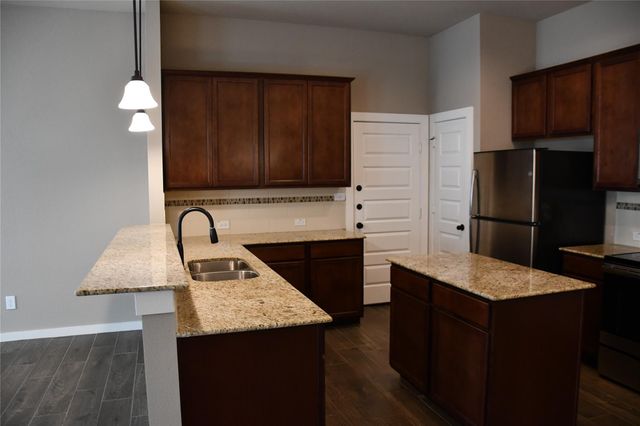 106 Wickersham B, Conroe, TX 77304