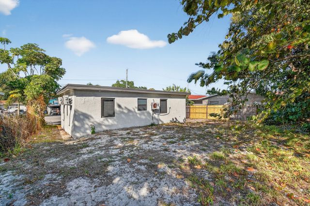 1257 W 35th Street, Riviera Beach, FL 33404