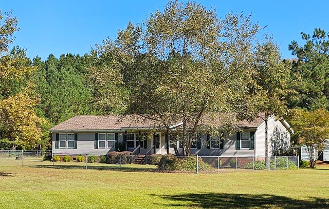 2869 Turkey Cut Road, Smoaks, SC 29481