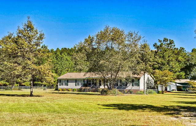 2869 Turkey Cut Road, Smoaks, SC 29481