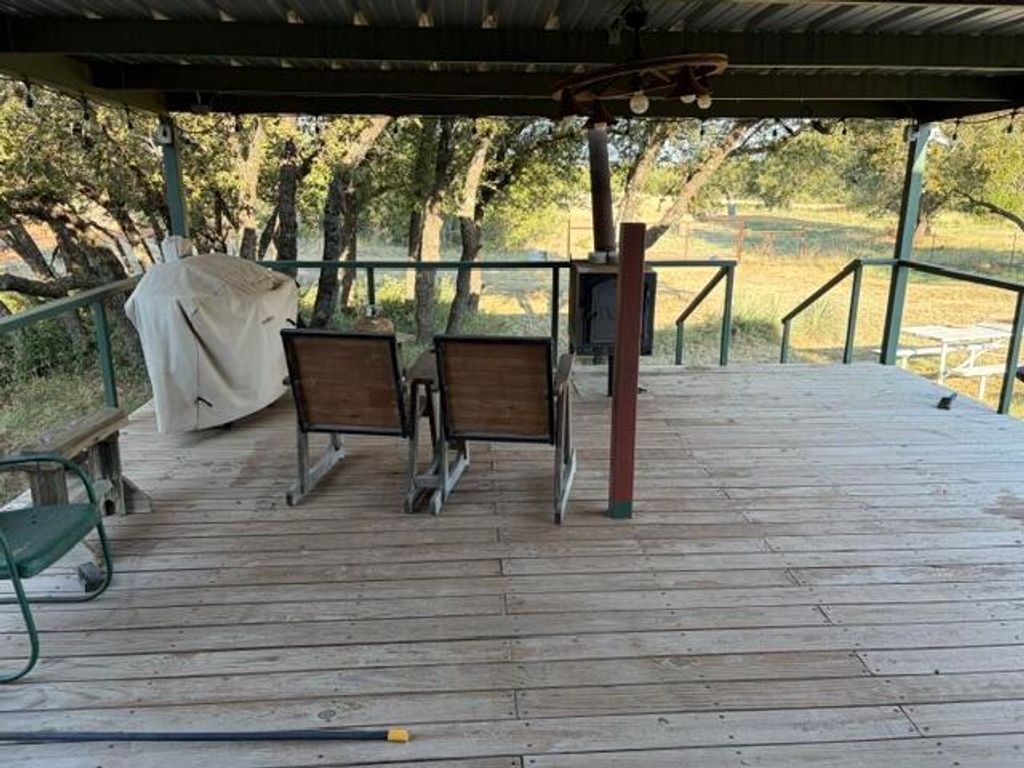 Image 16 of property listing at 2400 N Hwy 277, Blackwell, TX 79506