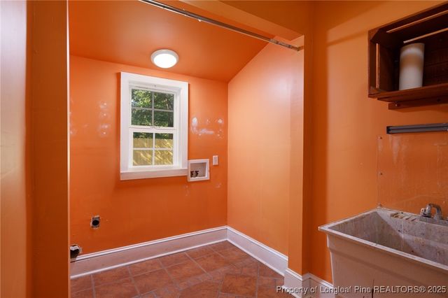 305 N Fayetteville Street, Parkton, NC 28371