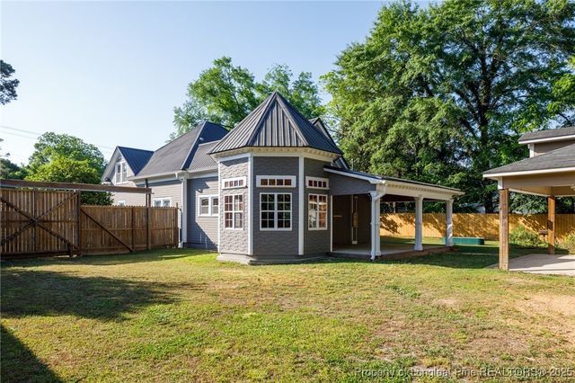 305 N Fayetteville Street, Parkton, NC 28371