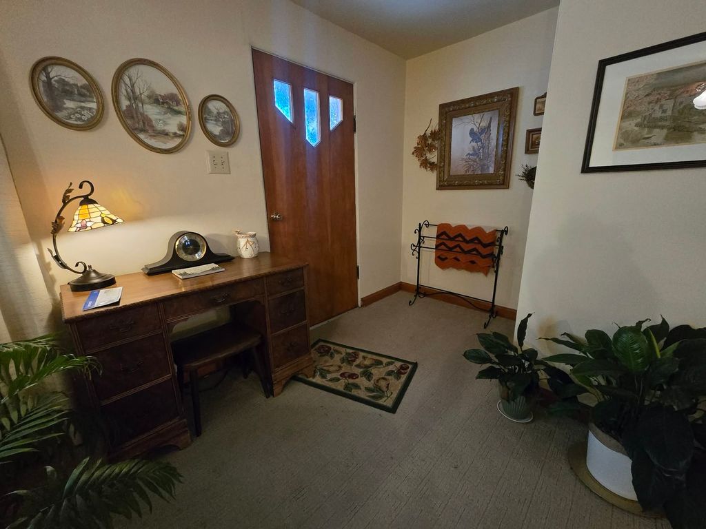 Image 15 of property listing at 21 Rushton Drive, Mt Vernon, IL 62864