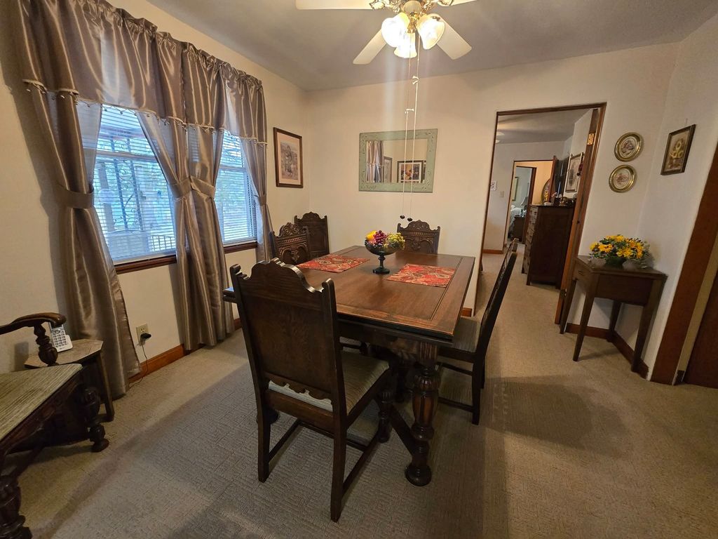 Image 21 of property listing at 21 Rushton Drive, Mt Vernon, IL 62864