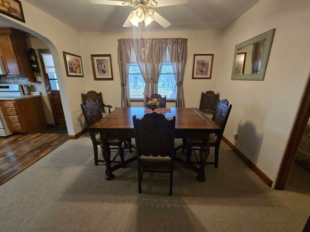 Image 24 of property listing at 21 Rushton Drive, Mt Vernon, IL 62864