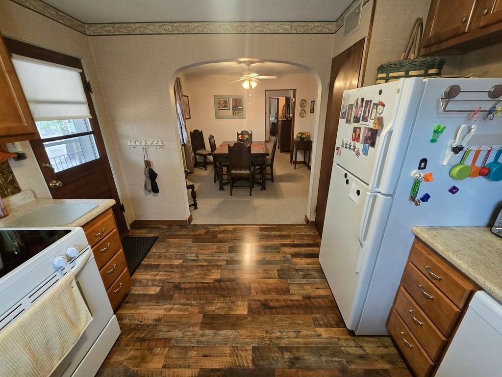 Image 28 of property listing at 21 Rushton Drive, Mt Vernon, IL 62864