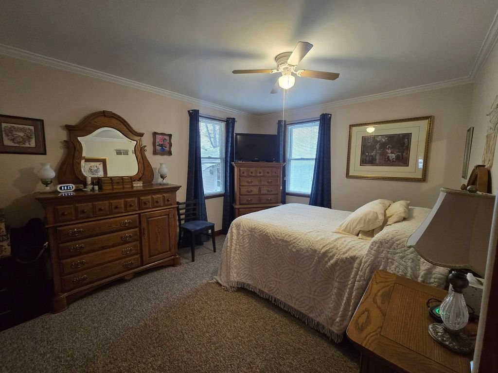 Image 34 of property listing at 21 Rushton Drive, Mt Vernon, IL 62864