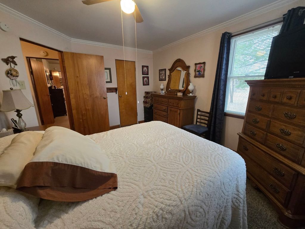 Image 35 of property listing at 21 Rushton Drive, Mt Vernon, IL 62864