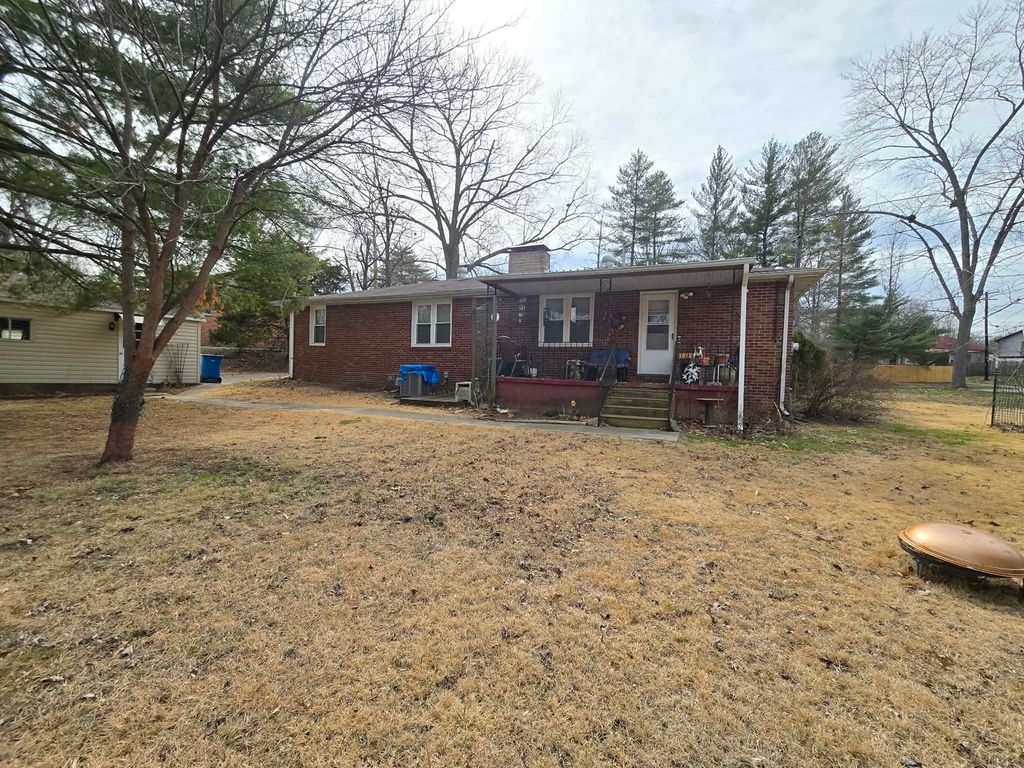 Image 46 of property listing at 21 Rushton Drive, Mt Vernon, IL 62864