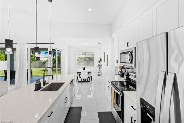 3305 NW 1st TER, Cape Coral, FL 33993