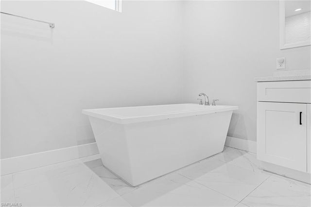 3305 NW 1st TER, Cape Coral, FL 33993
