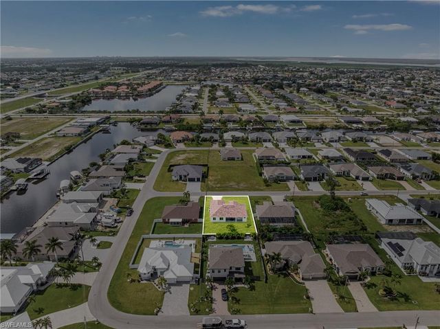 3305 NW 1st TER, Cape Coral, FL 33993