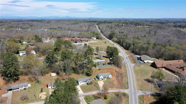 102 Roderick Drive, Seneca, SC 29678