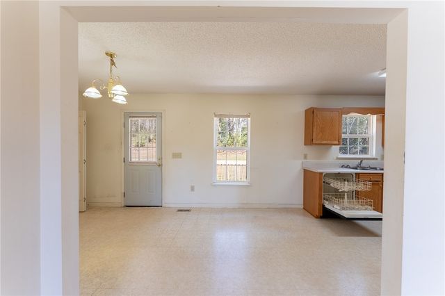 102 Roderick Drive, Seneca, SC 29678