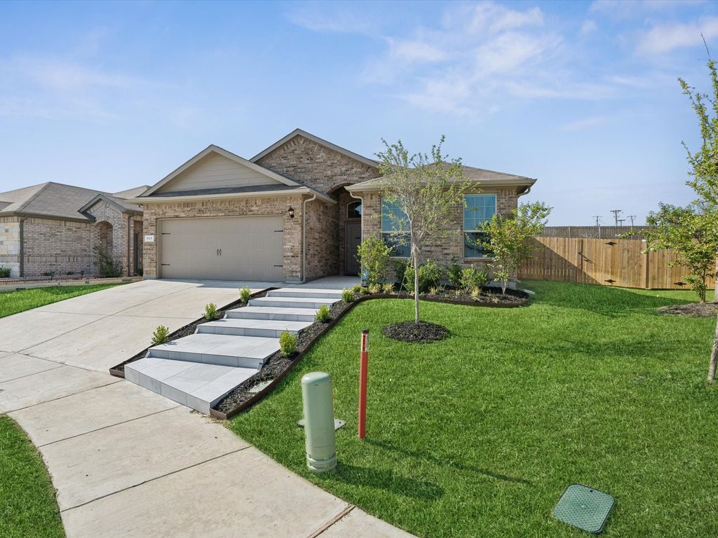 765 Beebrush Drive, Fort Worth, TX 76131 — photo 3