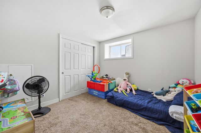 431 4th Avenue E, West Fargo, ND 58078