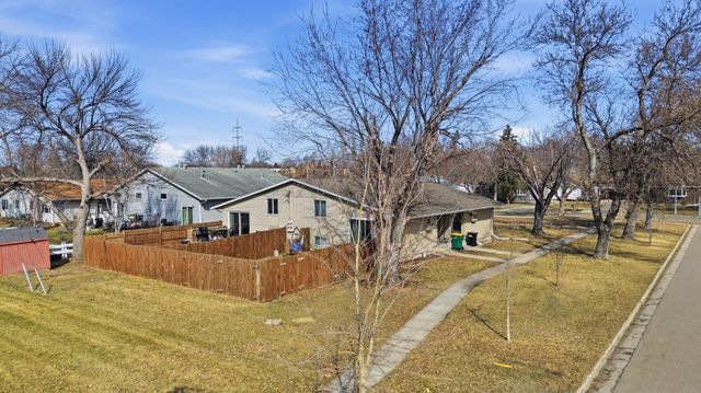 431 4th Avenue E, West Fargo, ND 58078
