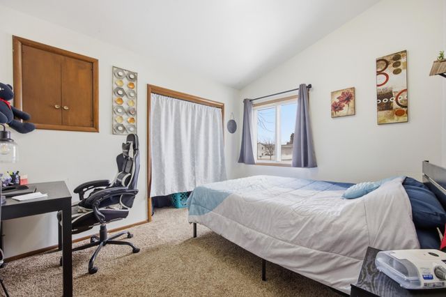 431 4th Avenue E, West Fargo, ND 58078