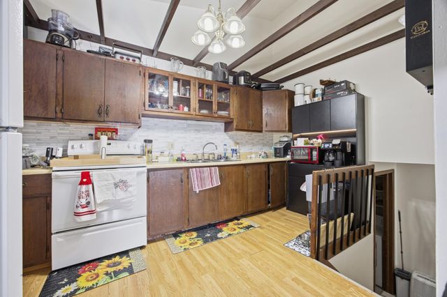 431 4th Avenue E, West Fargo, ND 58078