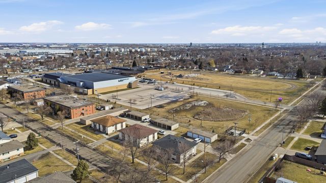 431 4th Avenue E, West Fargo, ND 58078