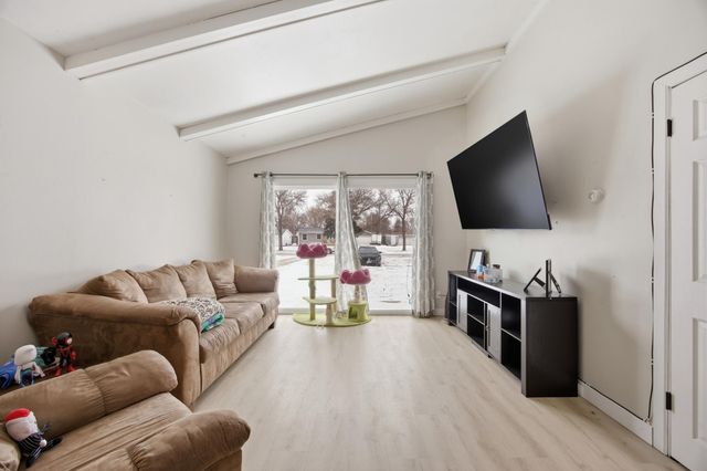 431 4th Avenue E, West Fargo, ND 58078