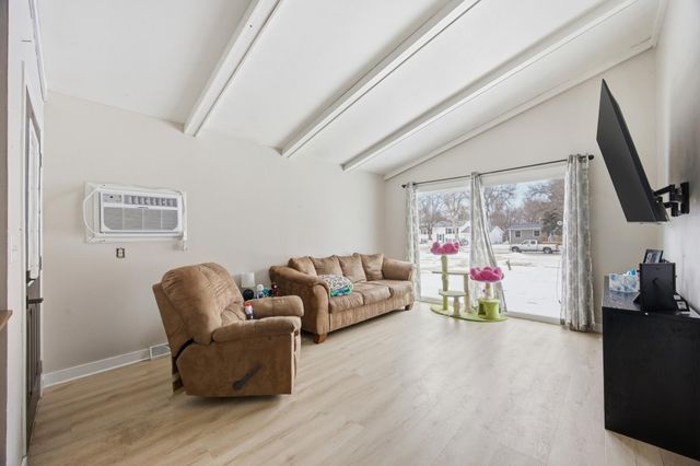 431 4th Avenue E, West Fargo, ND 58078