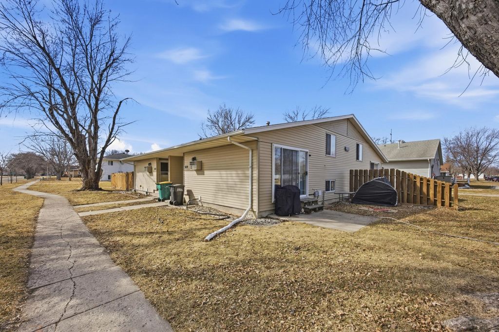 431 4th Avenue E, West Fargo, ND 58078