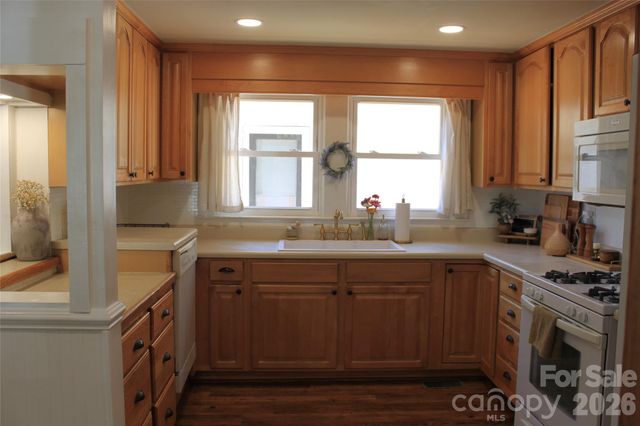 206 Bentwood Drive, Forest City, NC 28043