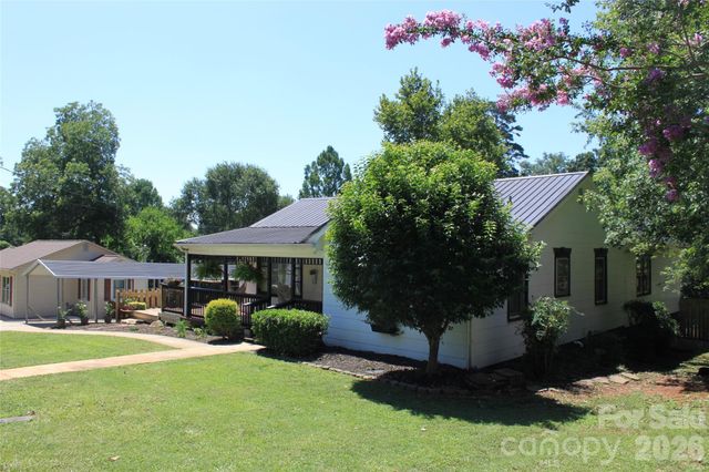 206 Bentwood Drive, Forest City, NC 28043