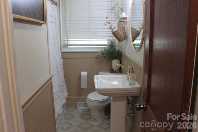 206 Bentwood Drive, Forest City, NC 28043