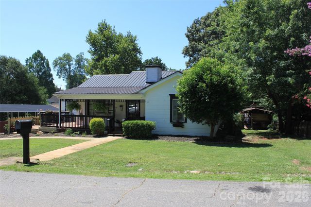 206 Bentwood Drive, Forest City, NC 28043