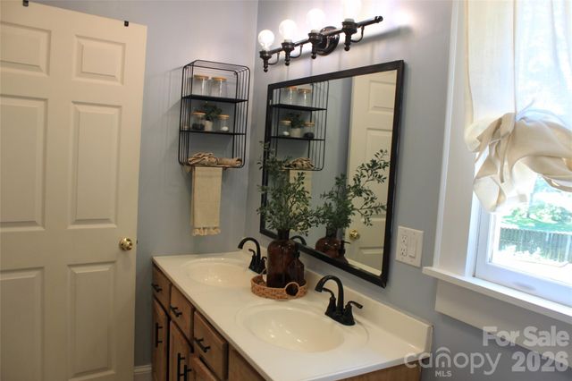 206 Bentwood Drive, Forest City, NC 28043