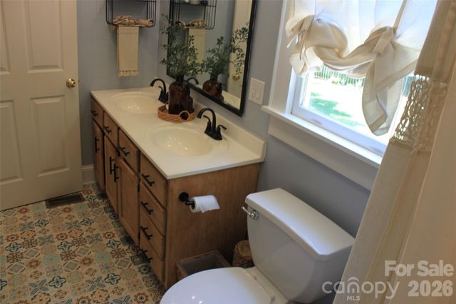 206 Bentwood Drive, Forest City, NC 28043