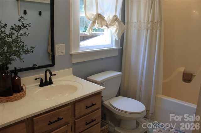 206 Bentwood Drive, Forest City, NC 28043