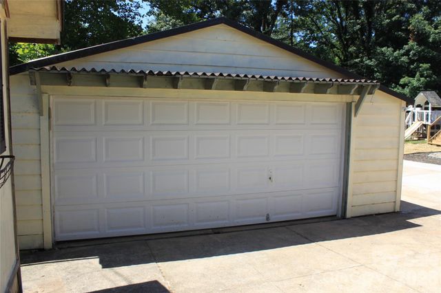 206 Bentwood Drive, Forest City, NC 28043