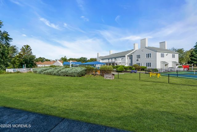 77 Parkway Drive D, Freehold, NJ 07728