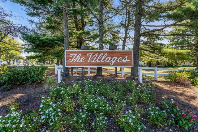 77 Parkway Drive D, Freehold, NJ 07728