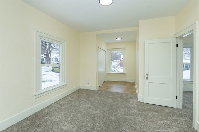 1424 Milton Avenue, Des Moines, IA 50316