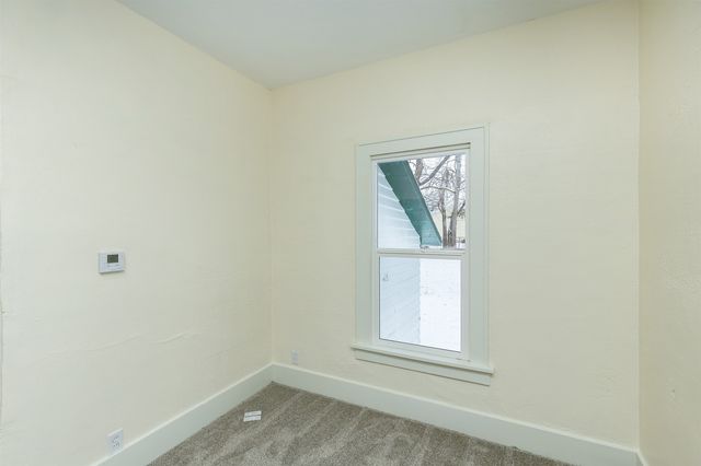 1424 Milton Avenue, Des Moines, IA 50316