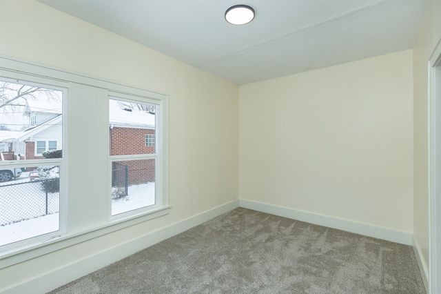 1424 Milton Avenue, Des Moines, IA 50316