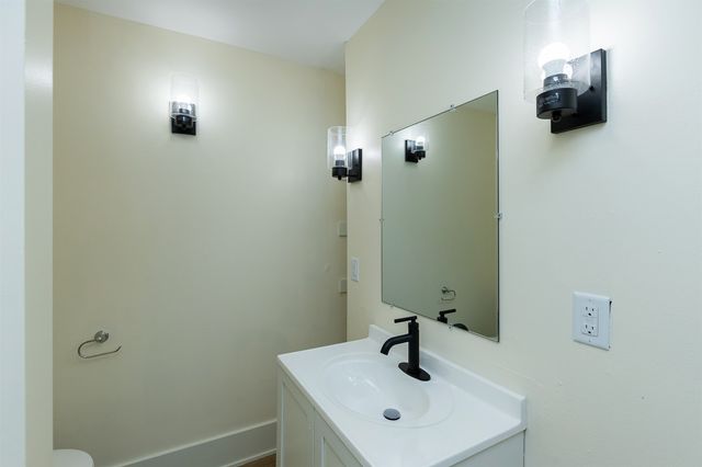 1424 Milton Avenue, Des Moines, IA 50316