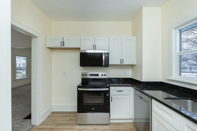 1424 Milton Avenue, Des Moines, IA 50316