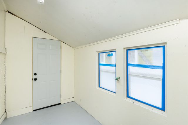 1424 Milton Avenue, Des Moines, IA 50316