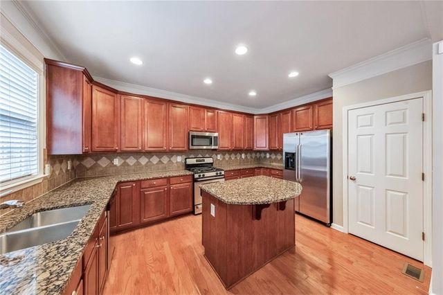 3363 Cumberland Club Drive 16, Atlanta, GA 30339