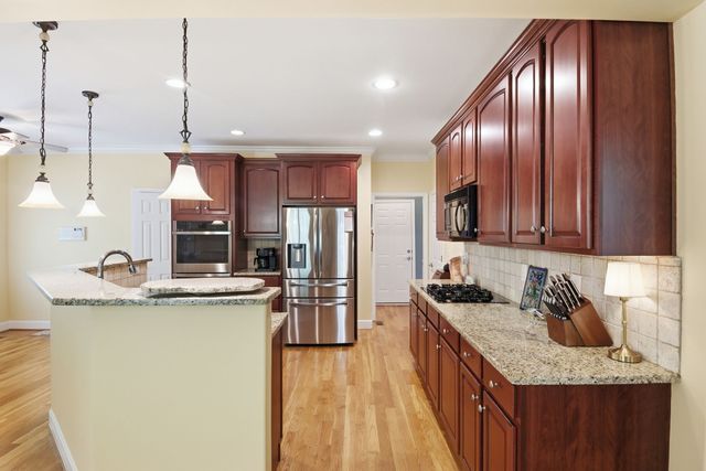 2517 Tisdale Dr, Thompsons Station, TN 37179